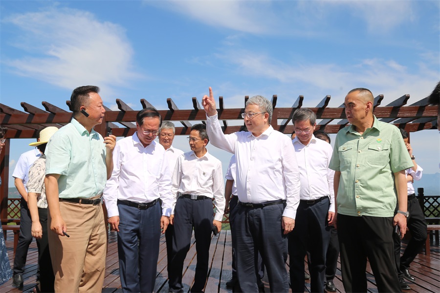 2024.06.23全國政協(xié)副主席、民盟中央常務副主席、中國科學院院士、清華大學副校長王光謙蒞臨金徽股份視察.jpg