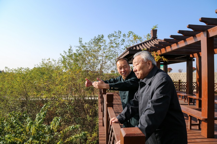 21-2019年10月，國家水利部原副部長王守強參觀金徽股份時盛贊：金徽股份是綠色礦山、文明礦山、美麗礦山。.jpg