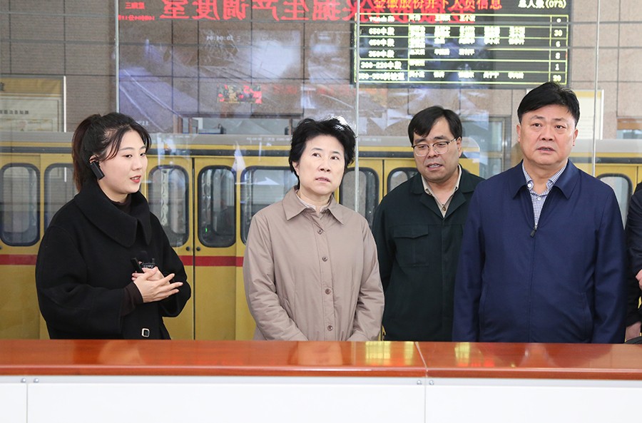 36-2023年3月，省生態(tài)環(huán)境廳黨組書記蘇君蒞臨金徽股份調研綠色礦山及“兩山”實踐創(chuàng)新基地建設情況。.jpg