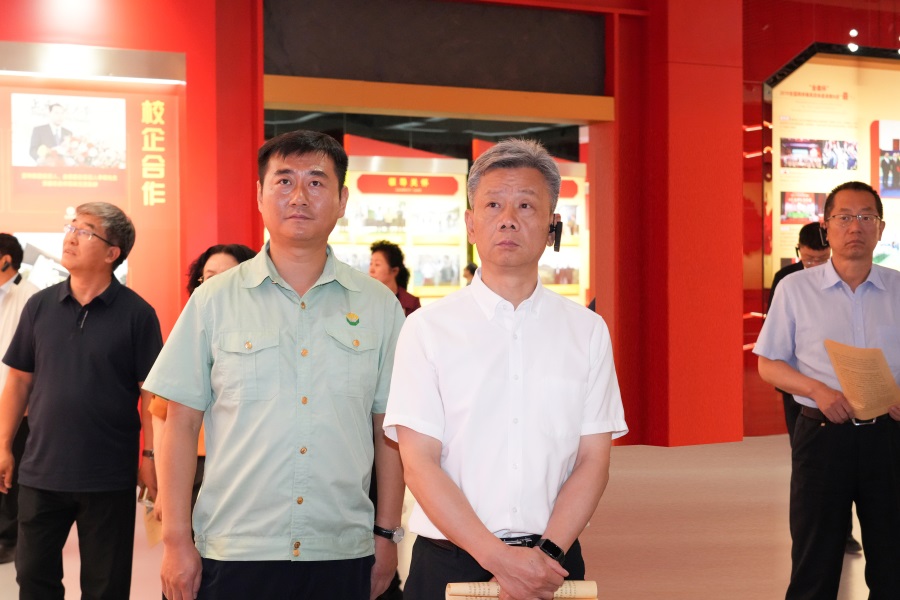 2024.06.23全國政協(xié)委員、省政協(xié)副主席、民盟甘肅省委會主委劉仲奎蒞臨金徽股份調研.jpg
